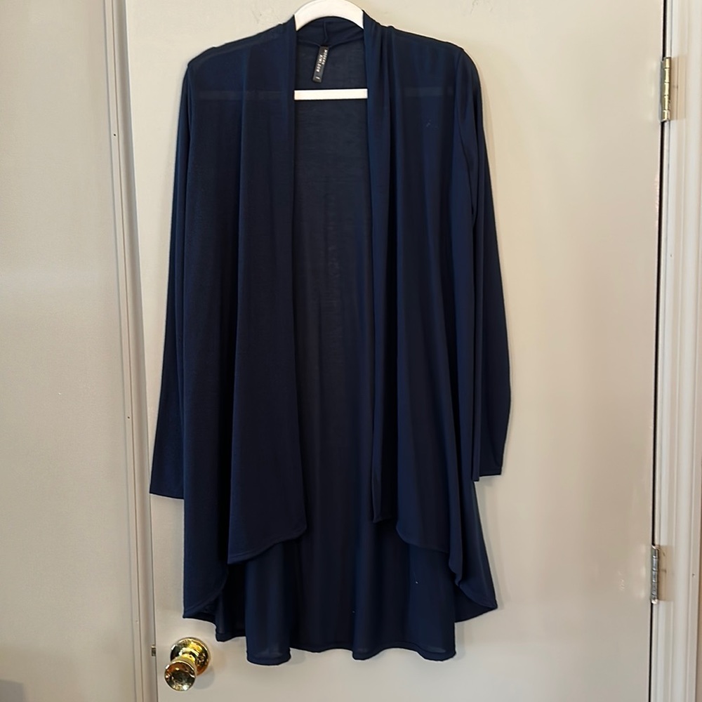 Modern Kiwi women’s Navy lightweight cardigan size XL